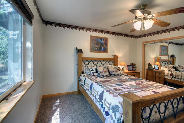 1769 Cascade Road, Big Bear CA: https://media.crmls.org/mediaz/d2d3cff8-0228-4c4e-9b7f-82b6b261a33d.jpg