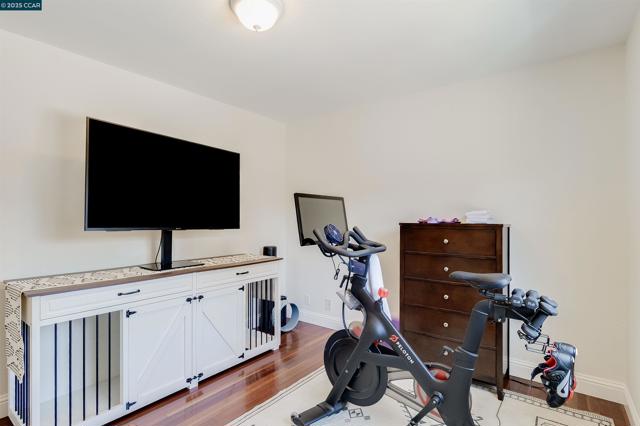 1349 Montana Dr, Concord CA: https://media.crmls.org/mediaz/d2d45446-42c5-48f2-b1bb-bf97d36d49de.jpg
