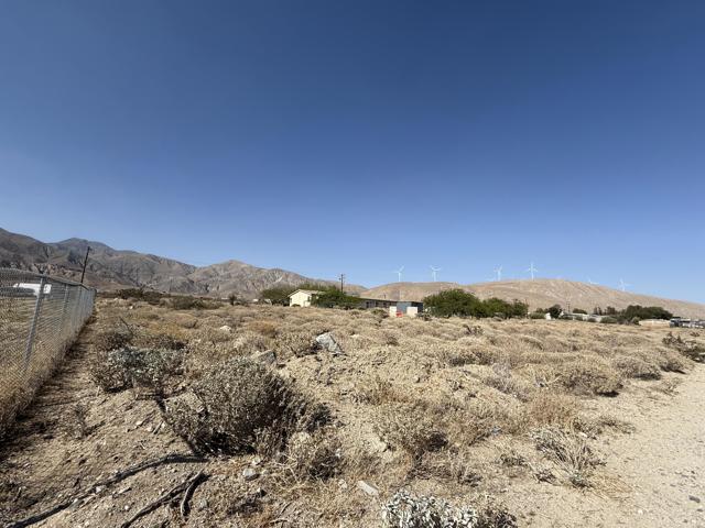 7 San Pierre Road, Whitewater CA: https://media.crmls.org/mediaz/d2d47d36-2b49-4e24-ab91-716ef24e835e.jpg
