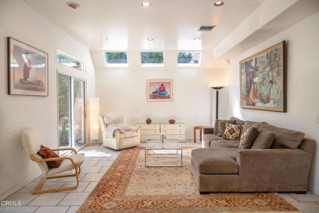 Drew Fenton | 360 N Skyewiay Road Los Angeles CA | MLS: 7432717