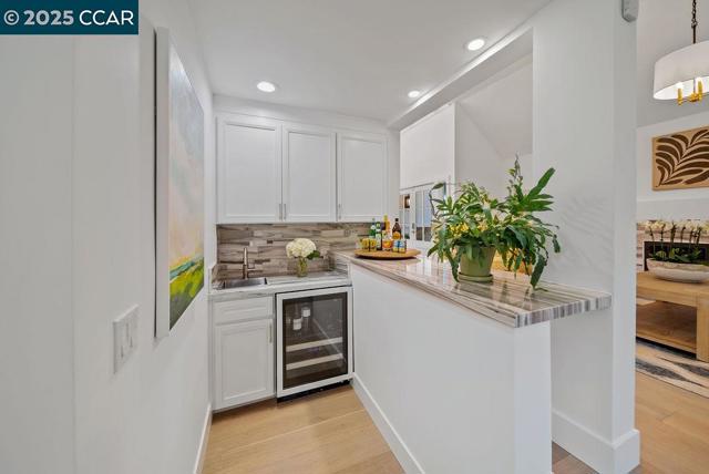 33 Los Arabis Circle, Lafayette CA: https://media.crmls.org/mediaz/d2d4fba0-0089-47de-ab6e-9bfe0ffcb37e.jpg