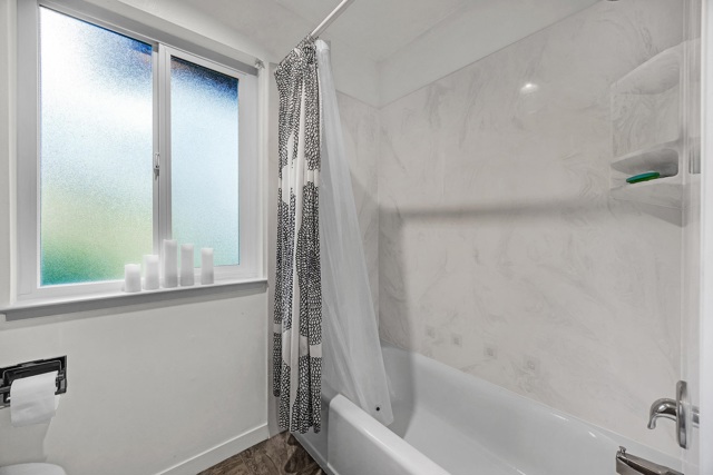 Image 20 of 51 For 5982 Ascot Dr