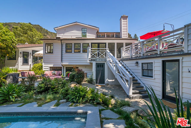 2205 Beverly Glen Place, Los Angeles CA: https://media.crmls.org/mediaz/d2d64182-cb05-4581-b0c1-8956a02d767d.jpg