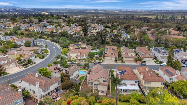 11515 Corte Playa Las Brisas, San Diego CA: https://media.crmls.org/mediaz/d2d6edee-3c6b-4c80-a376-89c0dcf5d46b.jpg