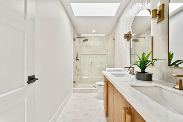 2623 Ocean Front Walk, San Diego CA: https://media.crmls.org/mediaz/d2d70985-6de0-47f7-8cbd-ffb356cc521a.jpg