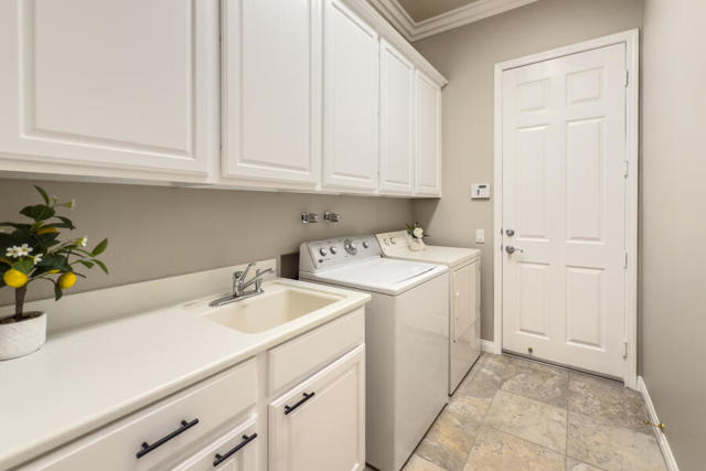 40421 Calle Santa Anita, Indio CA: https://media.crmls.org/mediaz/d2d73233-aeed-43bb-822f-1ffbe2acd0c2.jpg