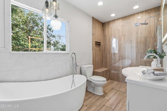 1881 Wellesley Drive, Thousand Oaks CA: https://media.crmls.org/mediaz/d2d7a2cc-c209-445c-9271-b5328398588d.jpg