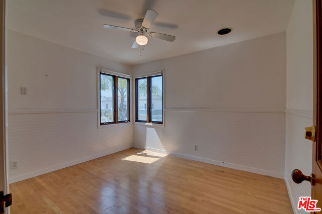 127 Abalone Avenue, Newport Beach CA: https://media.crmls.org/mediaz/d2d7d4fa-0859-4bfc-800c-90d9a0fe5991.jpg