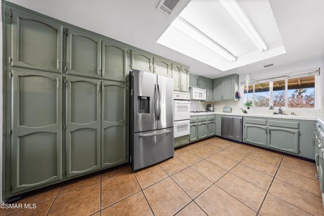 4931 Roundup Road, Norco CA: https://media.crmls.org/mediaz/d2d82dbe-68da-4606-b286-9e55ee915e3b.jpg