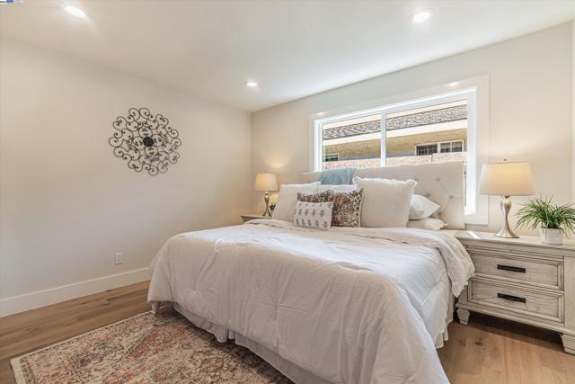 Image 27 of 49 For 344 Silvertip Ct