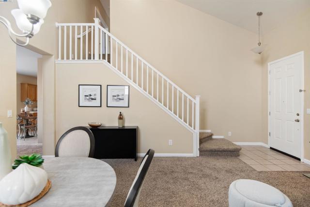 181 Maidenhair St, Pittsburg CA: https://media.crmls.org/mediaz/d2d8d237-a982-4217-ab61-e24eba9f960e.jpg