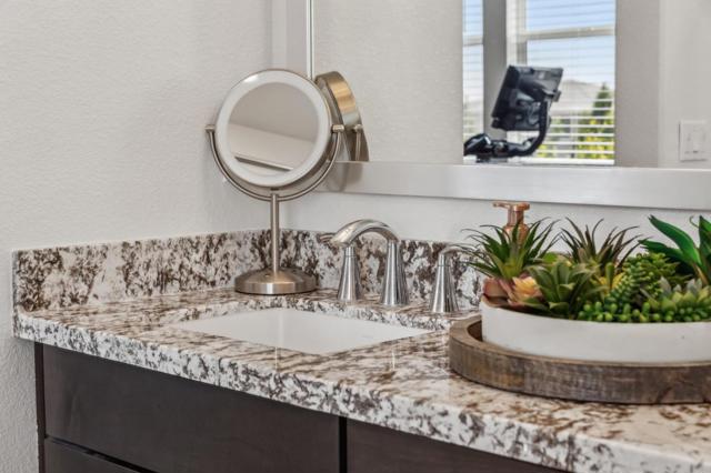 8906 Upbeat Way, Elk Grove CA: https://media.crmls.org/mediaz/d2d8e6d5-94bc-4c9c-983b-504f18d81818.jpg
