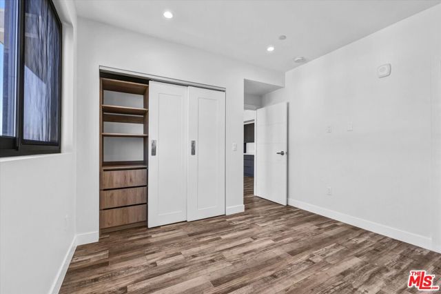 1537 S Wilton Place, Los Angeles CA: https://media.crmls.org/mediaz/d2d9e720-6c92-460e-8548-b42b112fa48a.jpg
