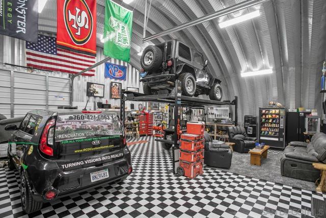 4716 S Mission Rd, Fallbrook CA: https://media.crmls.org/mediaz/d2da186e-a791-40c0-a1d0-48ef4f48ebaf.jpg