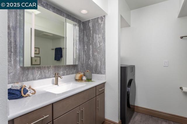 2432 Pine Knoll Dr, Walnut Creek CA: https://media.crmls.org/mediaz/d2da25c6-237d-4b0f-bc09-885ed72444f2.jpg