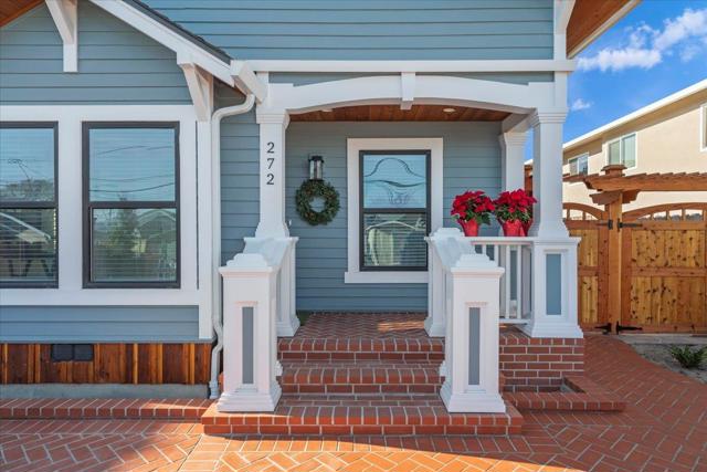 272 Clay Street, Monterey CA: https://media.crmls.org/mediaz/d2da2845-7719-40f1-820f-d67a05c4c68e.jpg