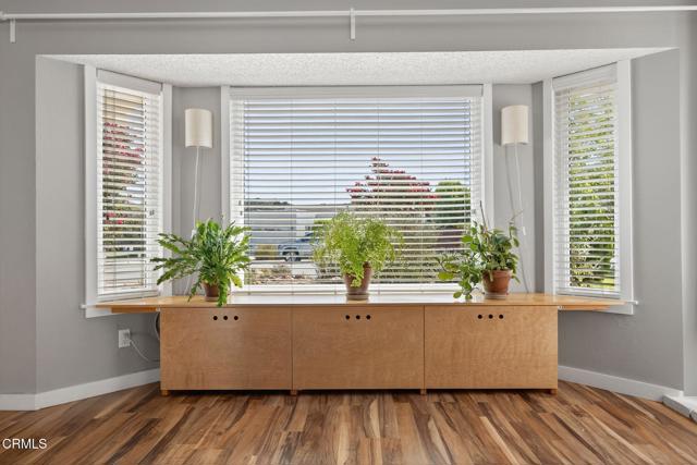11881 Silver Spur Street, Ojai CA: https://media.crmls.org/mediaz/d2da7b02-d0e8-4e93-992c-03925c83ee98.jpg