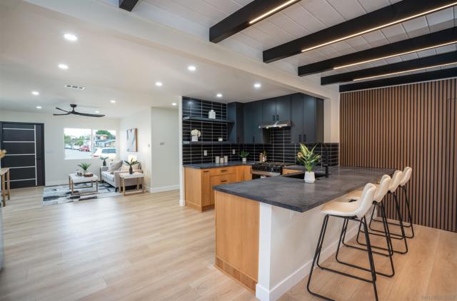 4664 Isleta Ave, San Diego CA: https://media.crmls.org/mediaz/d2dad67a-dcbd-44fe-b6c6-5f3059e0d365.jpg