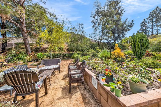 224 Oakleaf Drive, Thousand Oaks CA: https://media.crmls.org/mediaz/d2dae9fa-f170-4abe-8be1-462eca3aa107.jpg
