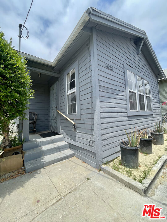 4623 Wesley Avenue
