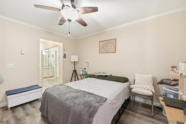 2566 White Oak Pl, Escondido CA: https://media.crmls.org/mediaz/d2dc1314-435f-42d5-9679-d2b7bca49e37.jpg