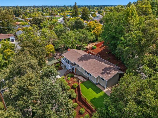 2315 Cheshire Way, Redwood City CA: https://media.crmls.org/mediaz/d2dc60de-f2a6-441d-b46f-a1d30e975cf6.jpg