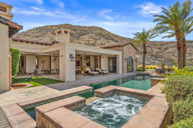 31 Hillcrest Drive, Rancho Mirage CA: https://media.crmls.org/mediaz/d2dc8456-381e-4b78-9789-350079cd0cdc.jpg