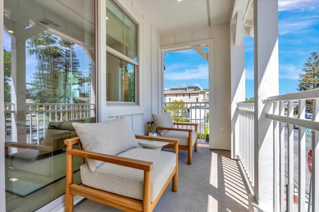 208 Oak Circle, Walnut Creek CA: https://media.crmls.org/mediaz/d2dca958-213a-4bf0-bc0e-b3670bbaa9b5.jpg