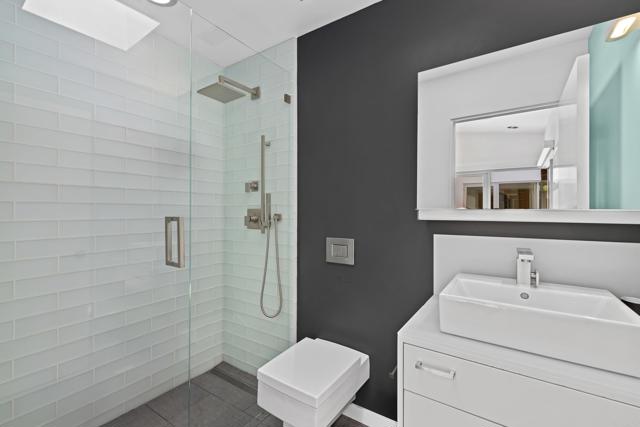 6672 Avenida Andorra, La Jolla CA: https://media.crmls.org/mediaz/d2dd2c21-5b7e-4751-8733-c3f204acf33d.jpg