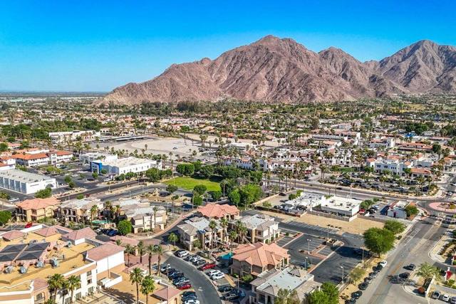 50700 Santa Rosa Plaza, La Quinta CA: https://media.crmls.org/mediaz/d2dd68aa-b7b2-49a9-b21b-f254b60c54a2.jpg