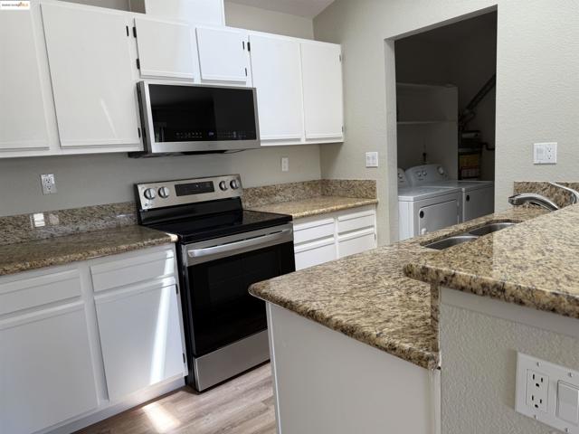 916 VILLA TERRACE, Brentwood CA: https://media.crmls.org/mediaz/d2de3eb1-638f-40e5-95bb-52248ce0b529.jpg