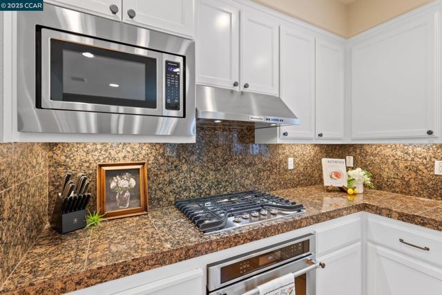 1560 Craiglee Way, San Ramon CA: https://media.crmls.org/mediaz/d2debd9f-583a-4e49-93cc-207771dde7d9.jpg