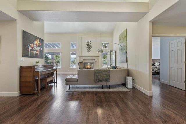 5636 Sundown Lane, Tres Pinos CA: https://media.crmls.org/mediaz/d2df2e60-6270-4aa4-affe-b75a7592daee.jpg
