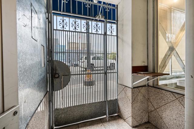 Image 29 of 52 For 1114 Howard Street