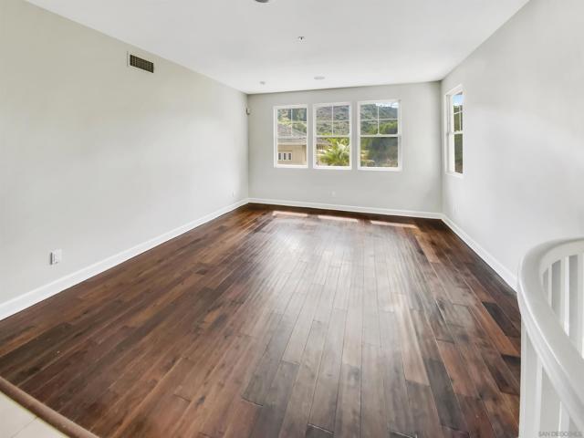 6125 Flagstone Row, La Jolla CA: https://media.crmls.org/mediaz/d2dfd8f5-12db-4753-9b2b-24e3305fe363.jpg