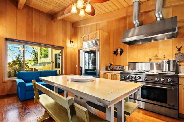 25630 Sunrise Drive, Idyllwild CA: https://media.crmls.org/mediaz/d2e01620-ad8b-454b-bf8e-ac3b9307f25f.jpg