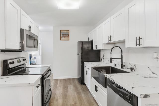 2910 Alta View Dr, San Diego CA: https://media.crmls.org/mediaz/d2e01e6a-e6f8-4c80-af64-9f9c78d22392.jpg