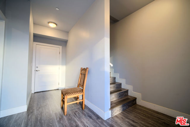 6831 6831 1/2 Hinds Avenue, North Hollywood CA: https://media.crmls.org/mediaz/d2e03c43-443a-43db-9c17-fc03a99cd0af.jpg