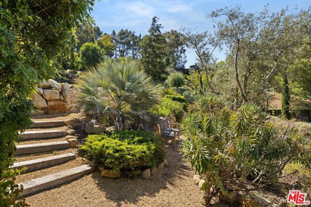 3091 Hidden Valley Lane, Santa Barbara CA: https://media.crmls.org/mediaz/d2e0b9a3-558c-4d1b-badb-b415a4a75bef.jpg