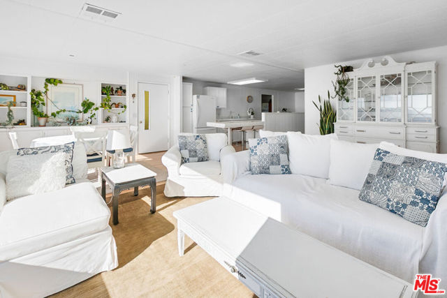 29500 Heathercliff, Malibu CA: https://media.crmls.org/mediaz/d2e0e1b6-86a1-4176-95ba-fc88b85c355a.jpg