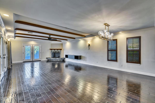 Detail Gallery Image 4 of 30 For 23363 Erwin St, Los Angeles,  CA 91367 - 4 Beds | 3 Baths