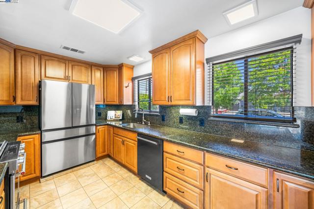 3819 California Way, Livermore CA: https://media.crmls.org/mediaz/d2e243bc-fee6-4f66-b6a6-ead1c5d08b7d.jpg