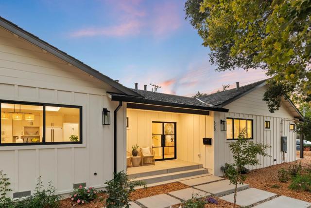 620 Iris Street, Redwood City CA: https://media.crmls.org/mediaz/d2e248fa-e193-4752-82f3-ea88b89cad59.jpg