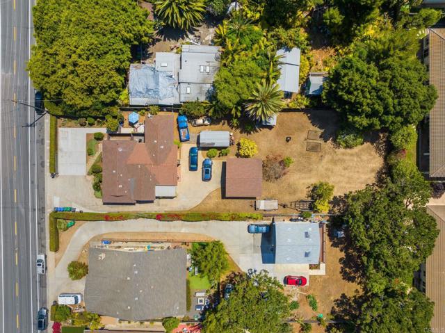 1565 Chestnut Avenue, Carlsbad CA: https://media.crmls.org/mediaz/d2e2e3ce-d856-4f20-839a-4dcd91d32f4a.jpg