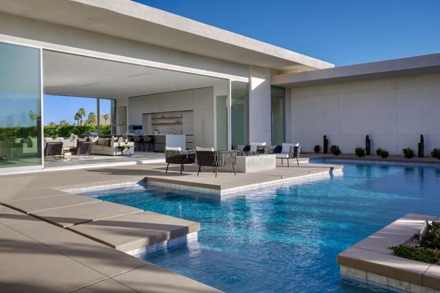 16 Via Linea, Rancho Mirage CA: https://media.crmls.org/mediaz/d2e31022-b5d3-4271-ae8b-76cfeb46a74e.jpg