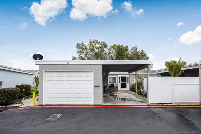 3839 Vista Campana S, Oceanside CA: https://media.crmls.org/mediaz/d2e31fd0-ad46-4599-adb3-b224135f4d86.jpg