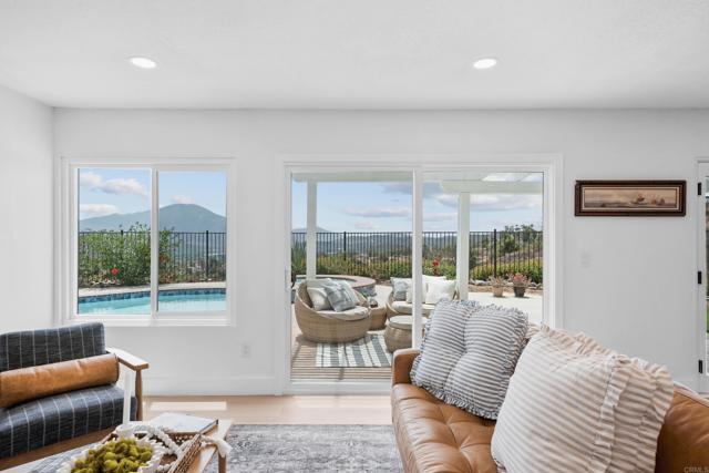1795 Fuerte Estates Drive, El Cajon CA: https://media.crmls.org/mediaz/d2e4074b-9c4f-4ce9-a6c7-38853d120954.jpg