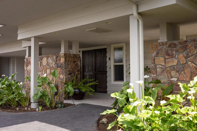 16204 Orchard Bend Rd, Poway CA: https://media.crmls.org/mediaz/d2e450d7-239b-41df-9c7f-be8f3de4550a.jpg