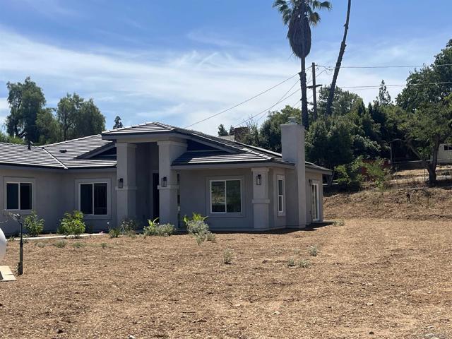 11977 Raceway, Lakeside CA: https://media.crmls.org/mediaz/d2e4bd96-2783-4cfd-a8e8-20603f9a5ab4.jpg