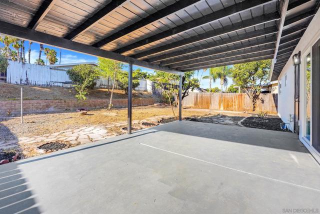 9058 Inverness Rd, Santee CA: https://media.crmls.org/mediaz/d2e5719f-822e-4da1-bb94-86d09c04364b.jpg